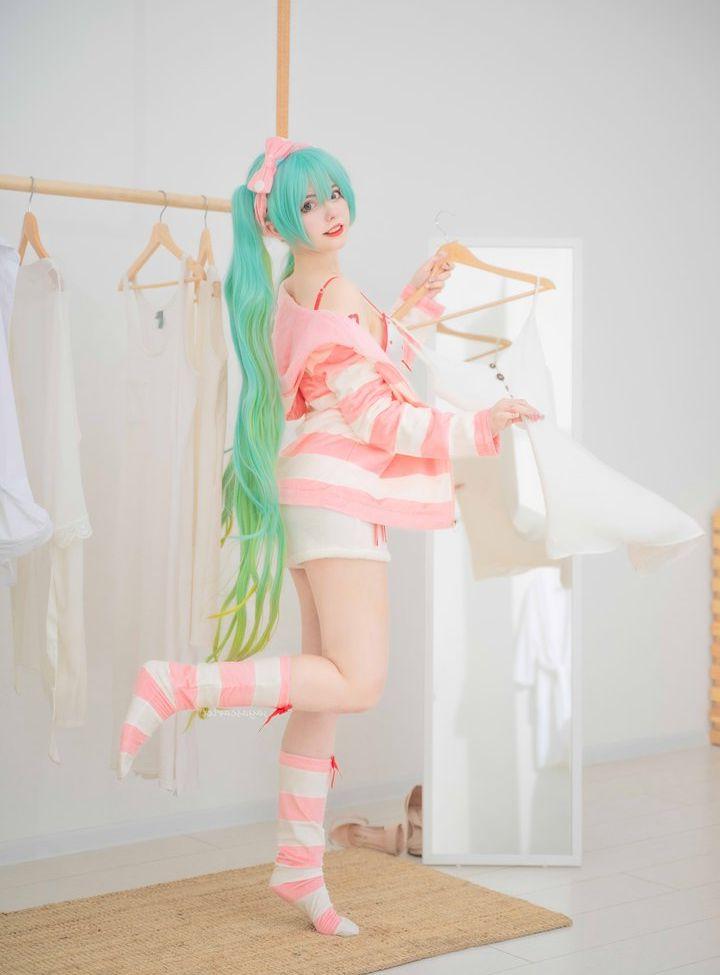 25P Saya Scarlet nude
