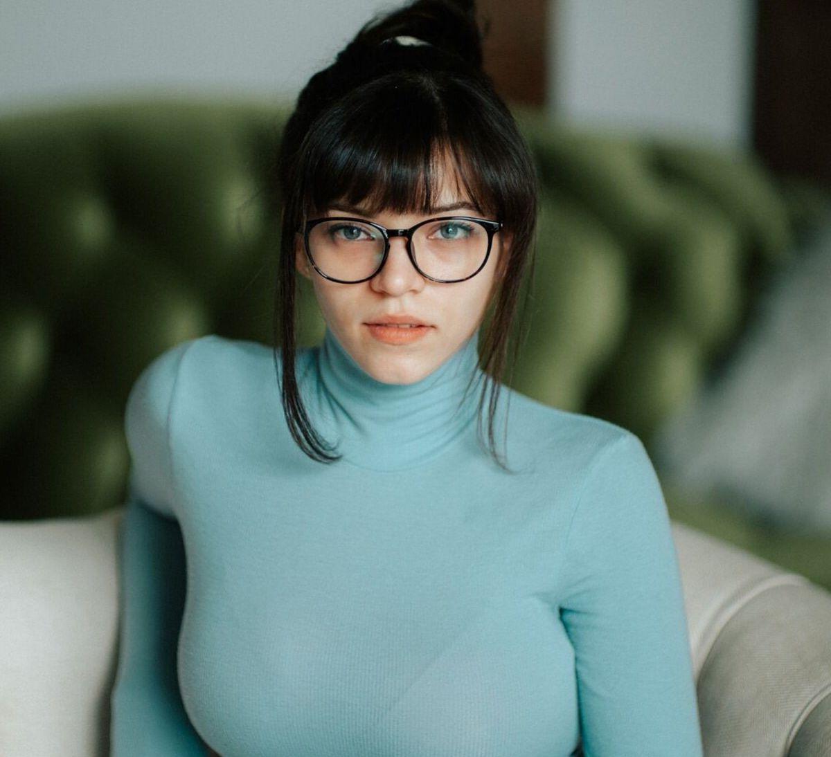 25P Brittany Venti nude