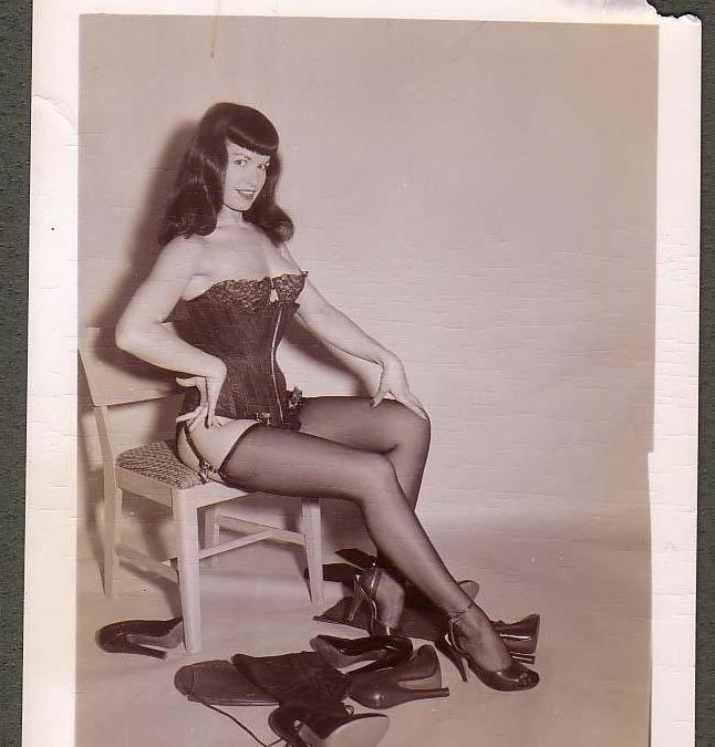 25P Bettie Page nude