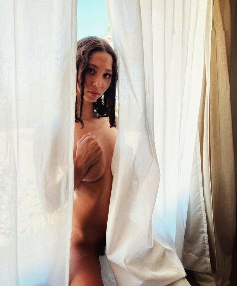 25P Maia Serena nude