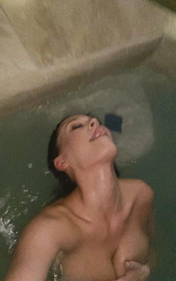 25P Michelleyroo nude