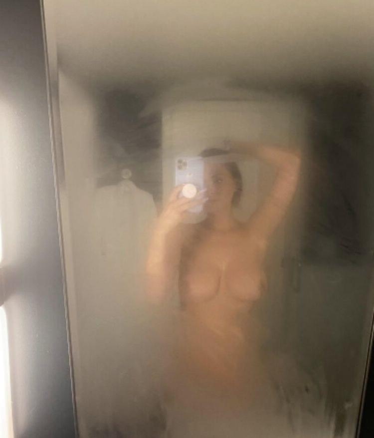 25P Michelleyroo nude