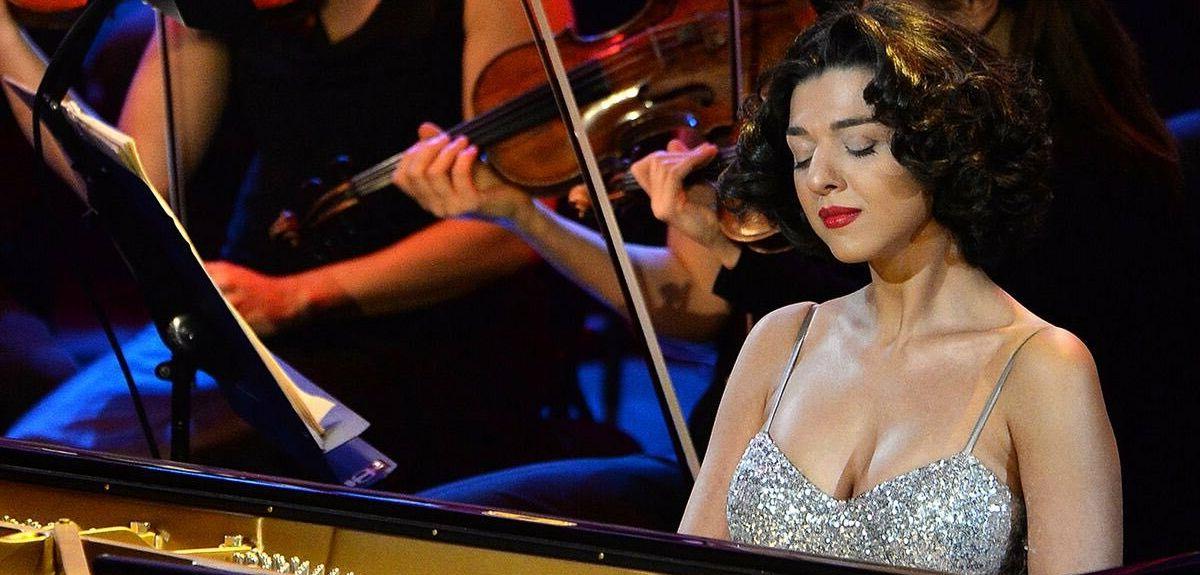 25P Khatia Buniatishvili nude