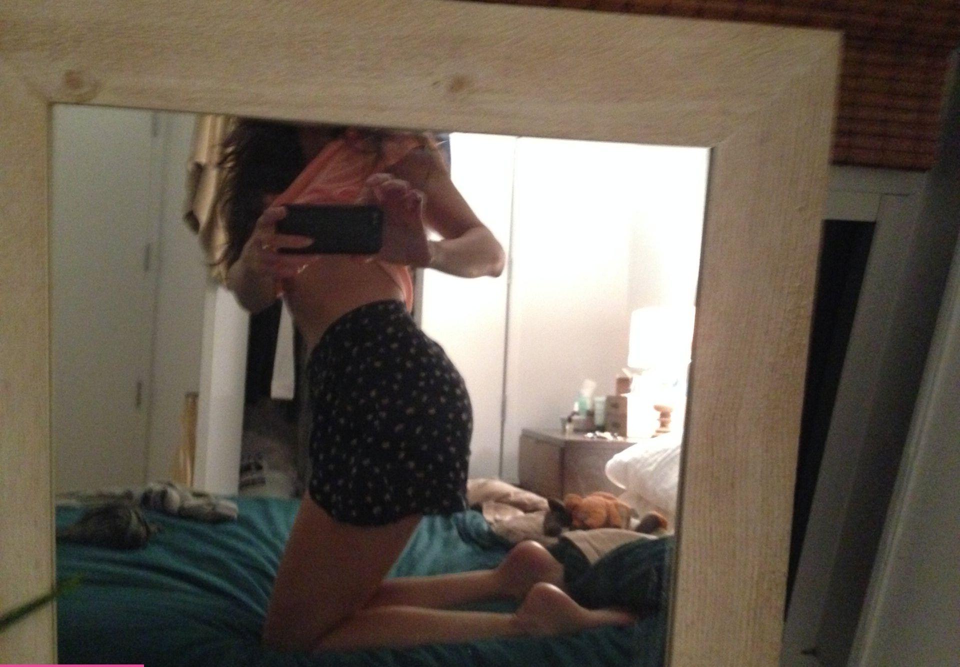 25P Trieste Kelly Dunn nude