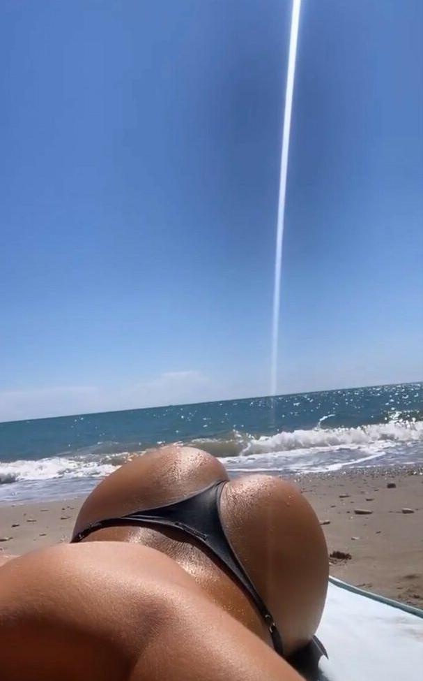 25P Paula Polonio nude