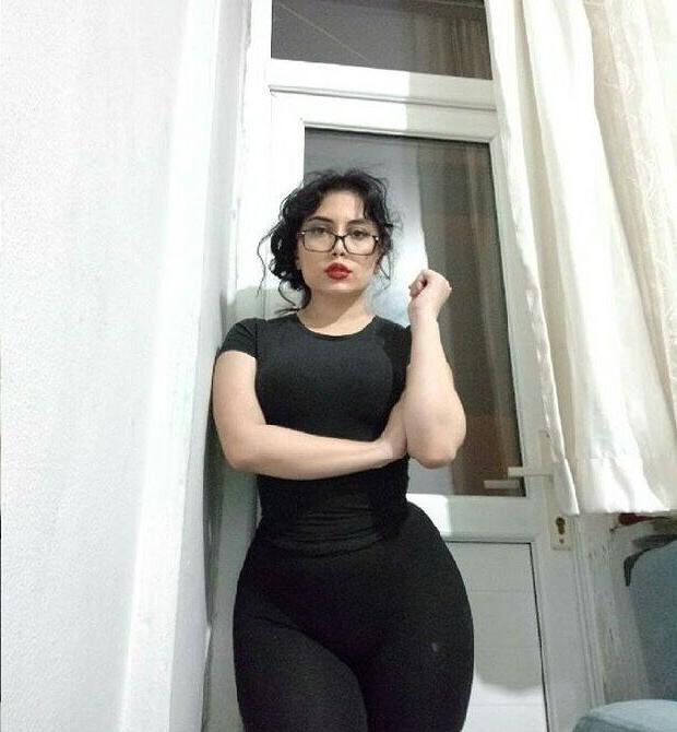 25P Dilan Dere nude