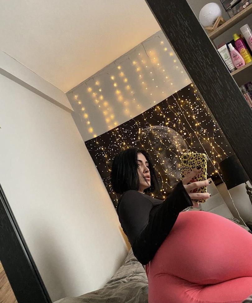 25P Dilan Dere nude