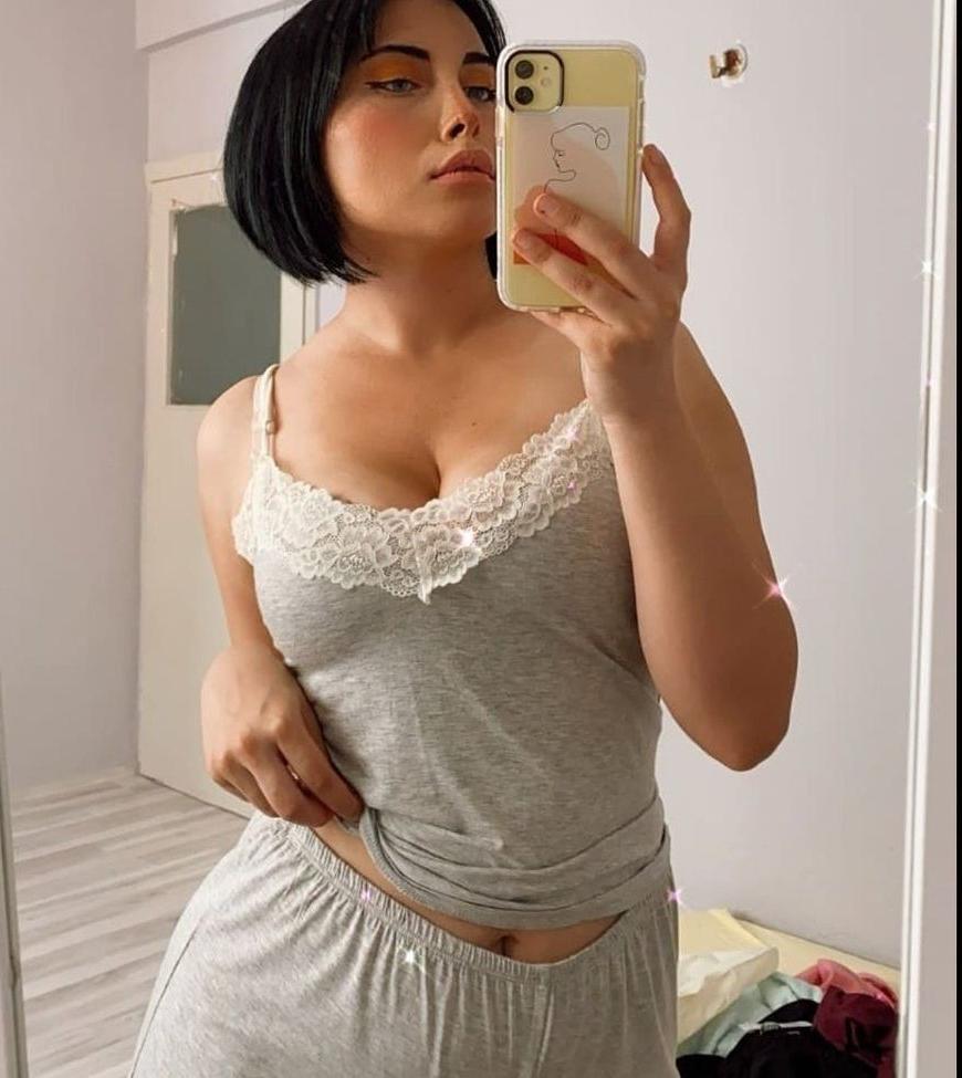 25P Dilan Dere nude