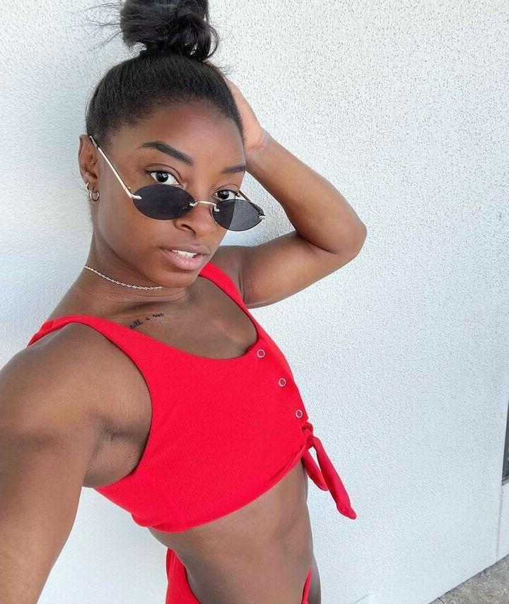 25P Simone Biles nude