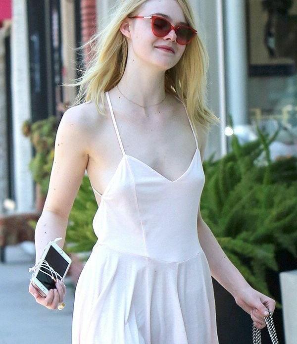 25P Elle Fanning nude