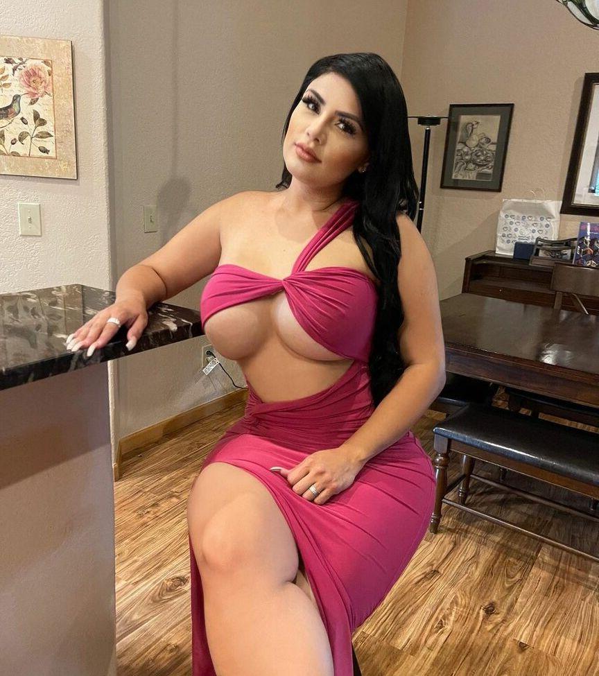 25P Vianey Frias nude