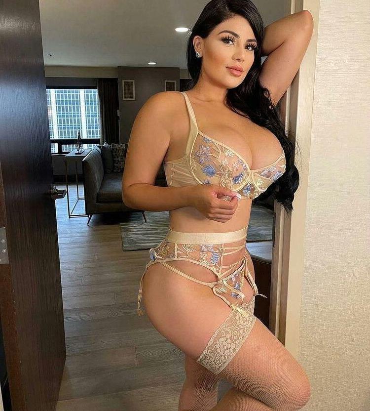 25P Vianey Frias nude