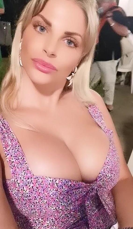 25P Francesca Cipriani nude
