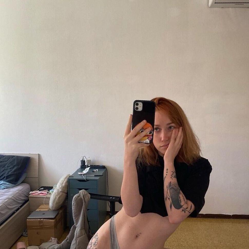 25P Michelle Puttini nude