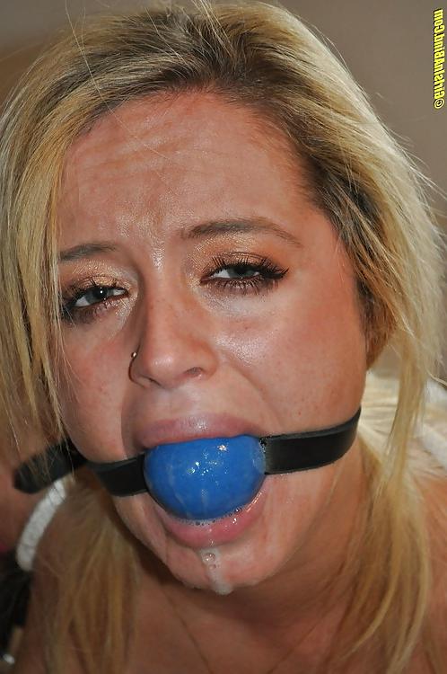 23P Ball-gag 10!