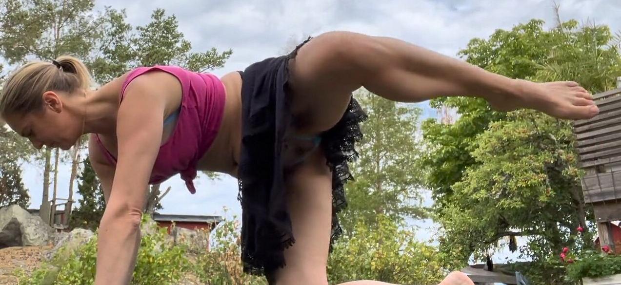 25P Marlingyoga nude