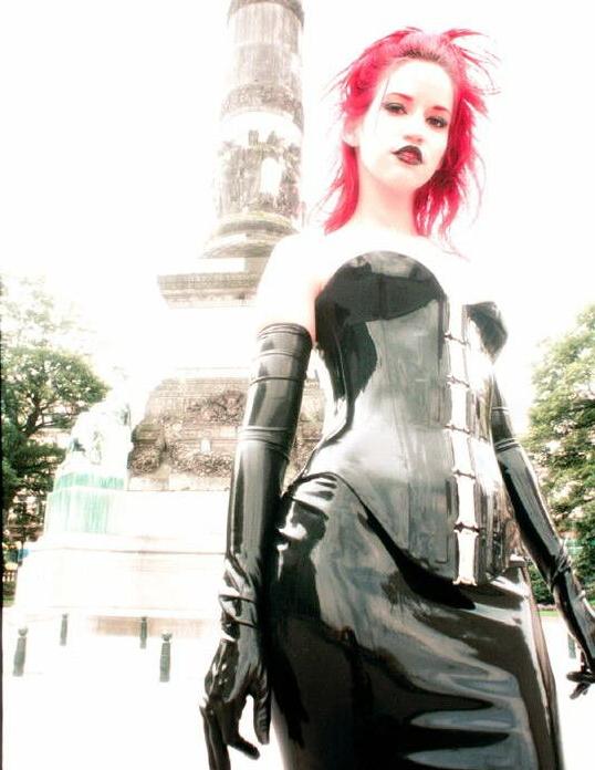 25P Bianca Beauchamp nude