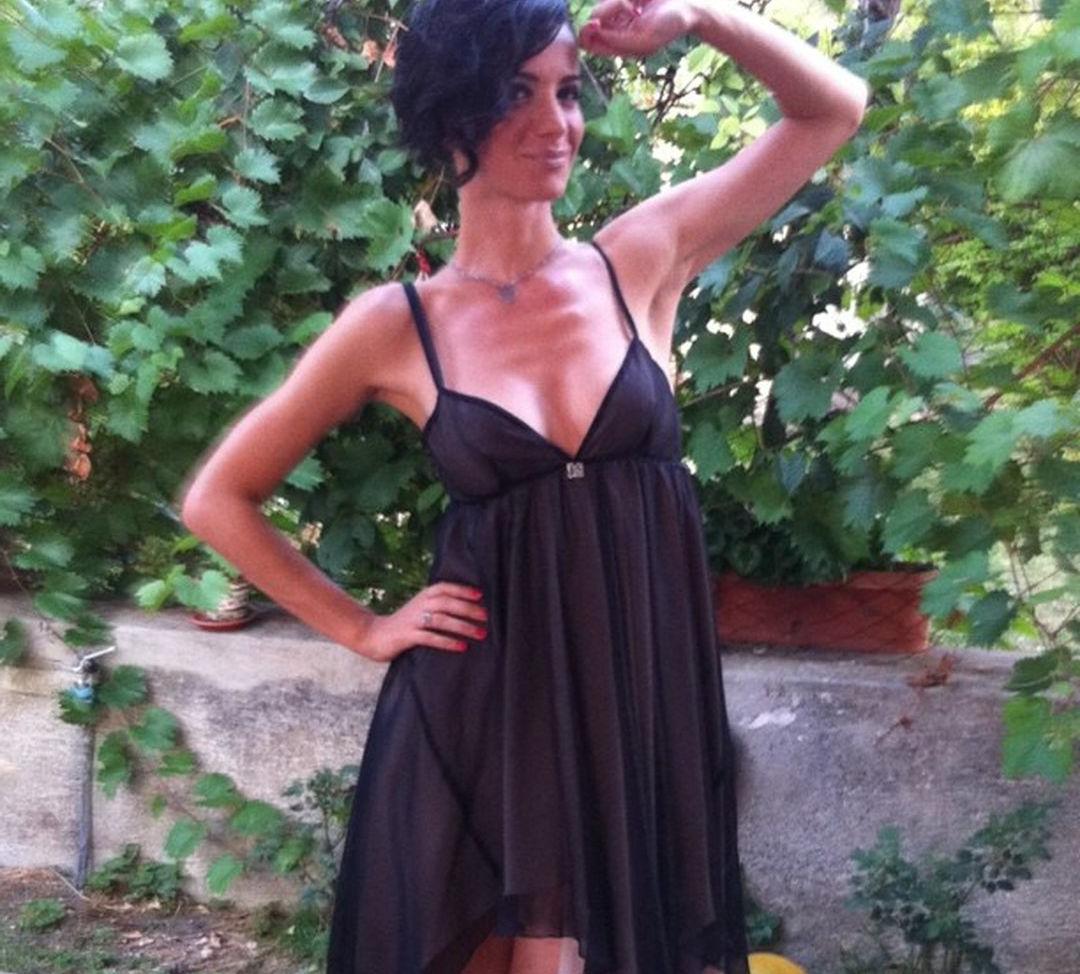 25P Andrea Delogu nude
