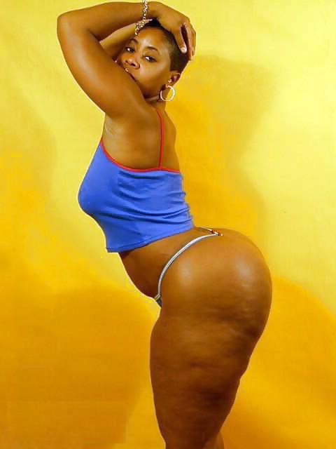 16P Ebony Booty