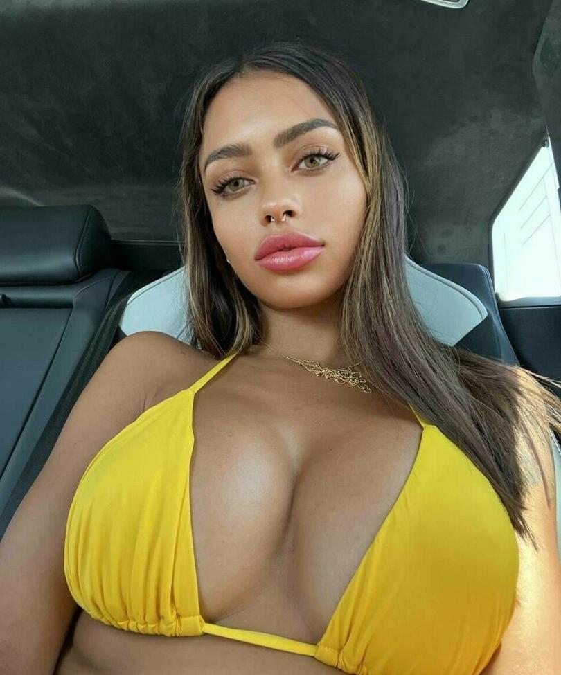 25P Christina Bertevello nude