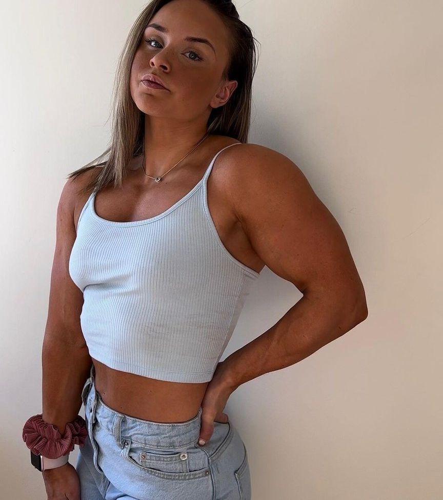 25P Melinda Lindmark nude