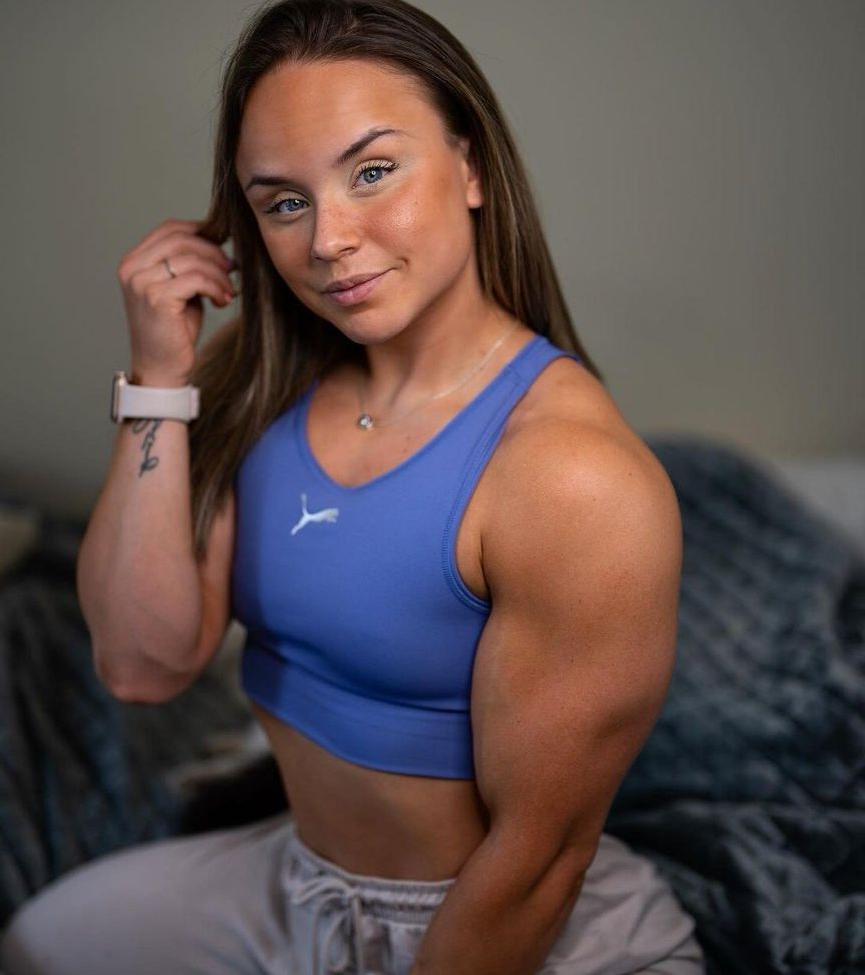 25P Melinda Lindmark nude
