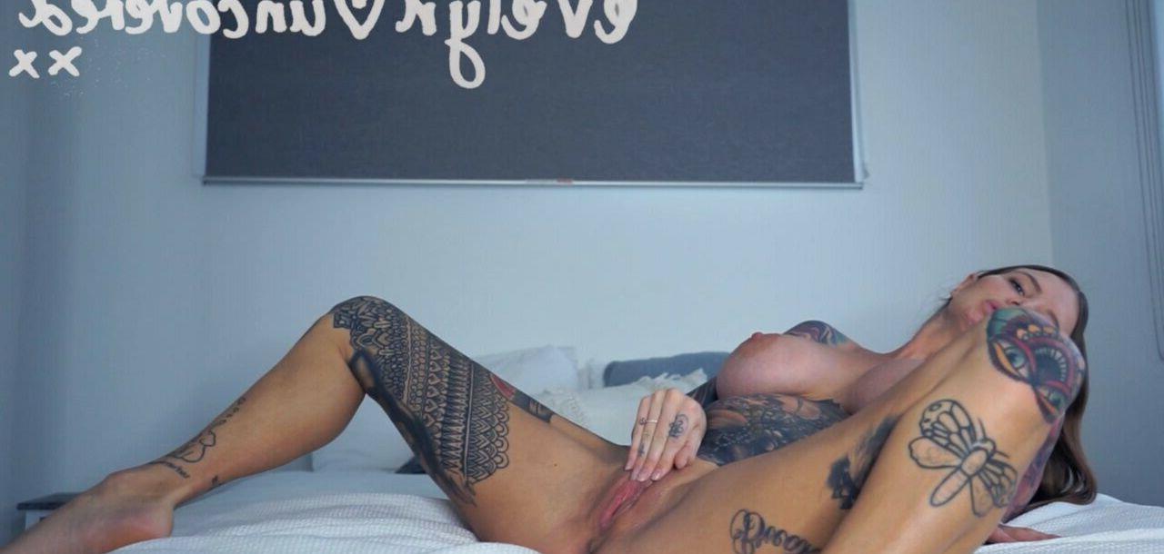 25P Evelyn Miller nude