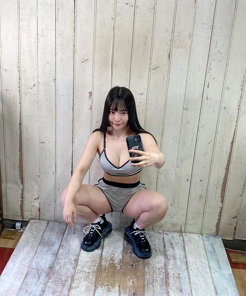 25P WomenJoshi nude