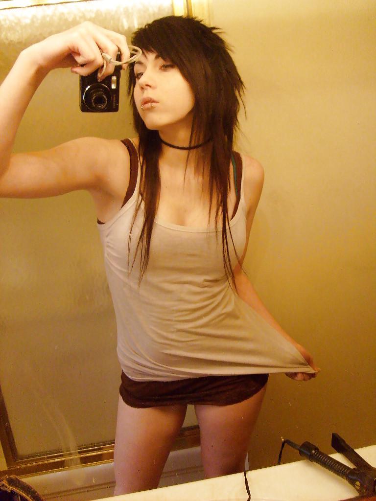 14P Heißes Emo-Babe
