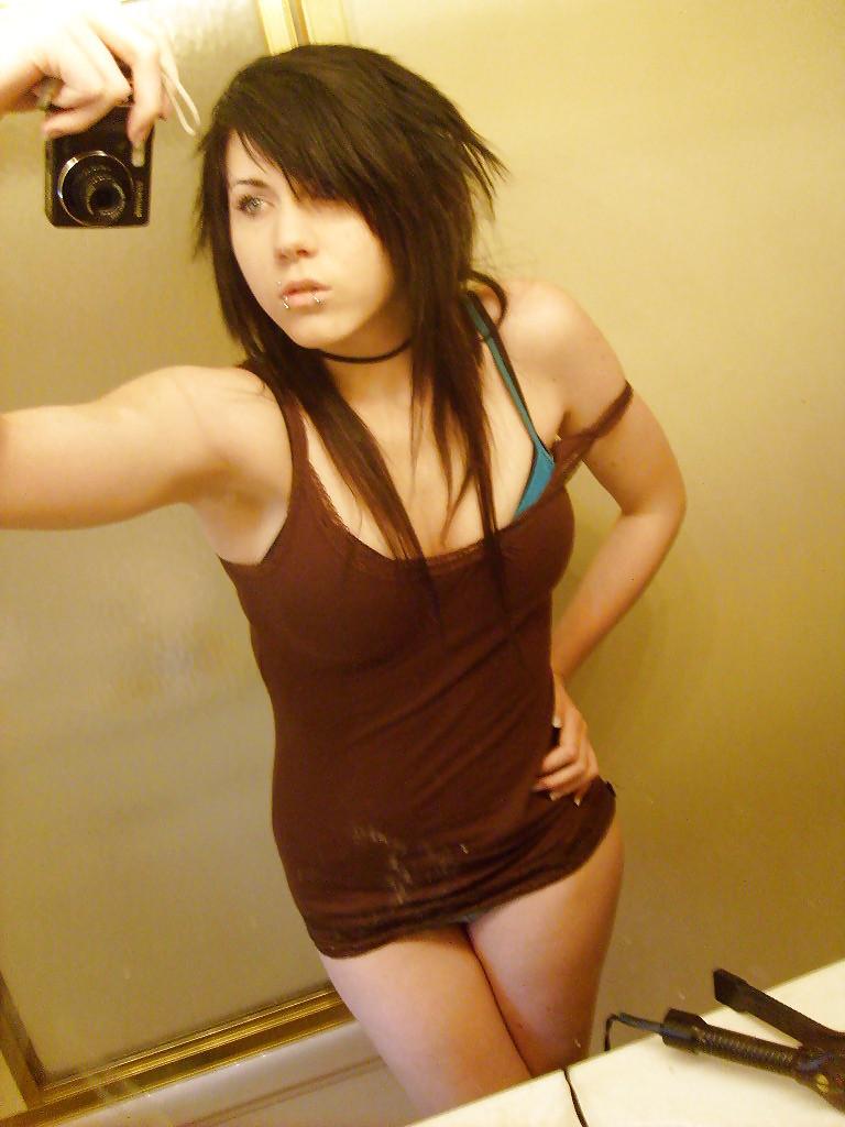 14P Heißes Emo-Babe