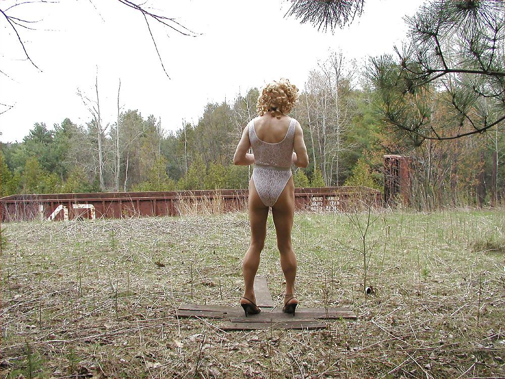 9P Crossdresser and the train #2