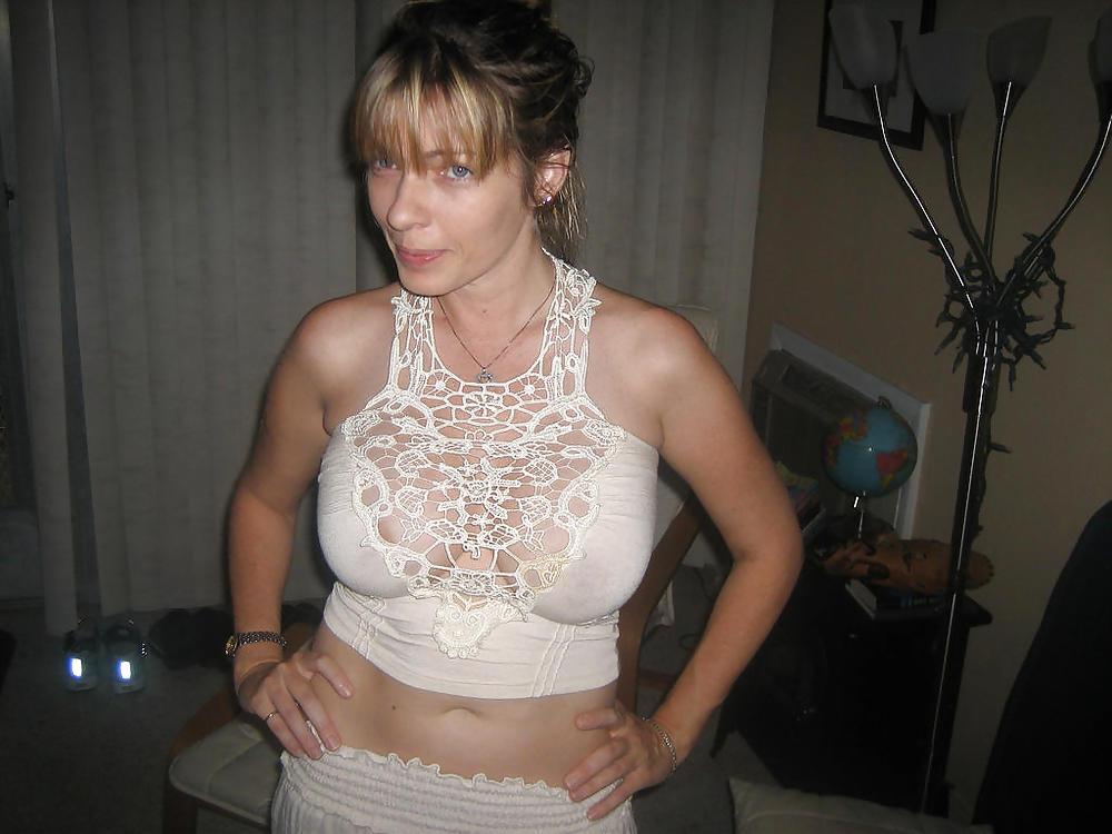 25P Busty mature Lisa loves to serve her master! Part 1