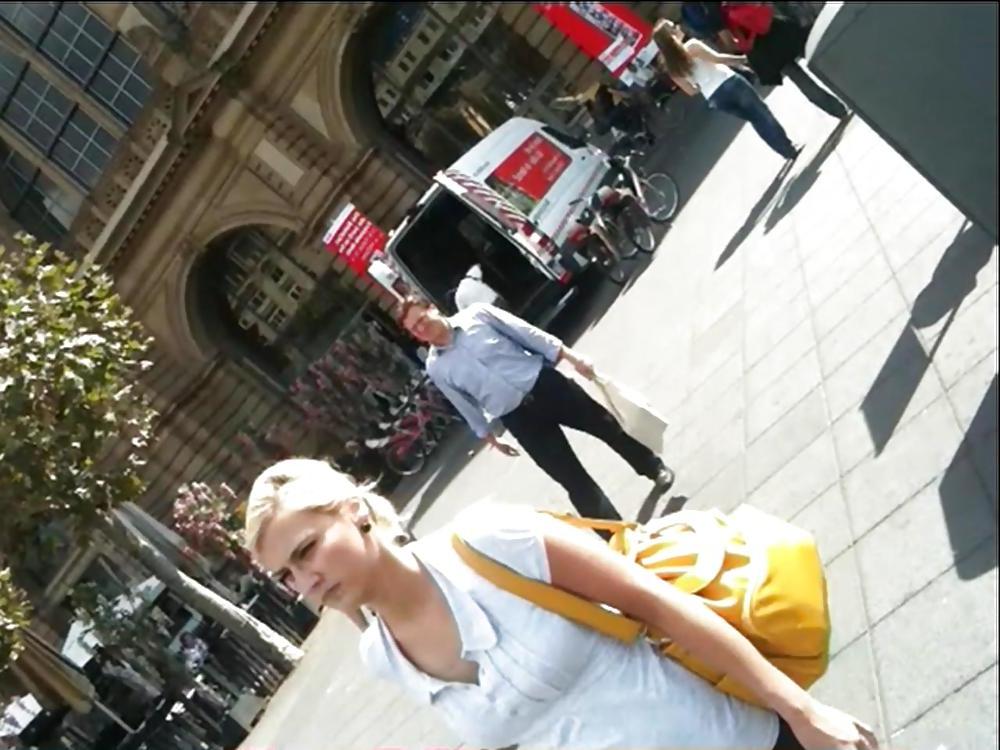 25P VOYEUR TEEN STREET - COMMENT YOUR FAV