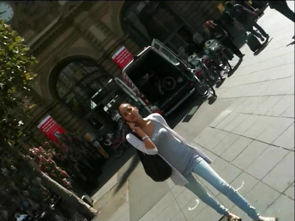 25P VOYEUR TEEN STREET - COMMENT YOUR FAV
