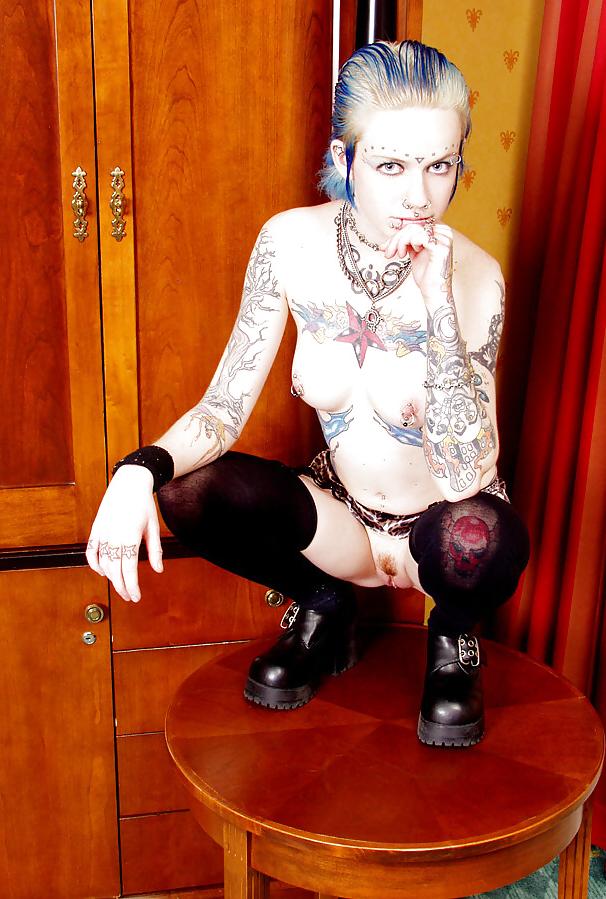 16P Teen with tatoo and piercing fetish - N. C. 