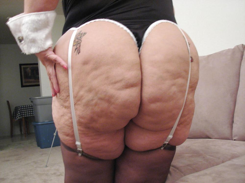 12P Big Booty Maid!