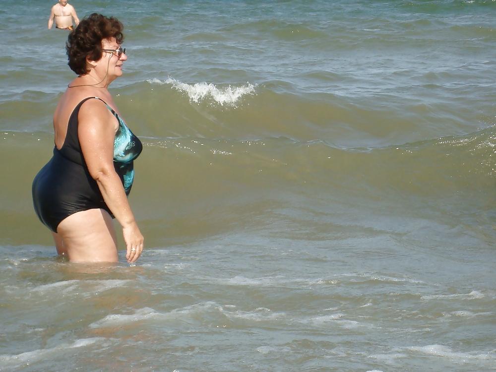 25P Grannies on beach 2