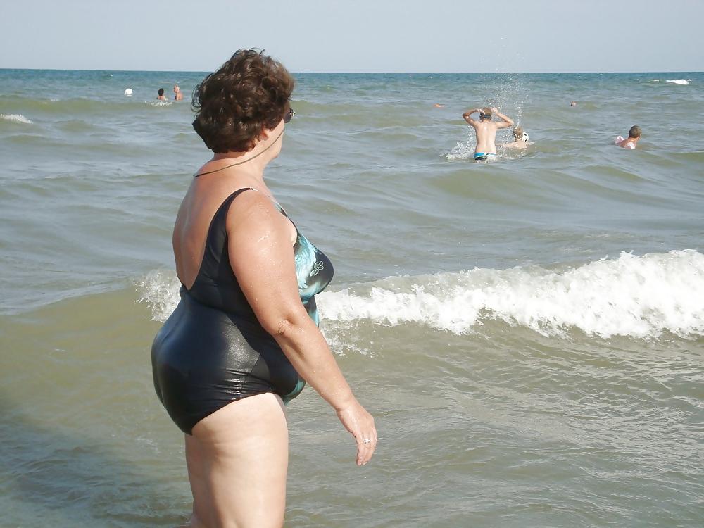 25P Grannies on beach 2
