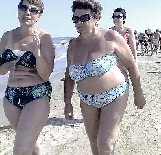 25P Grannies on beach 2