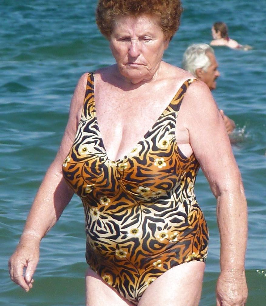 25P Grannies on beach 2