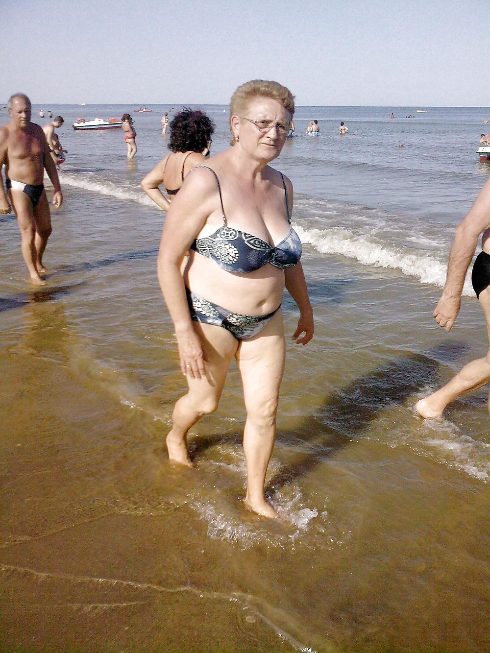 25P Grannies on beach 2