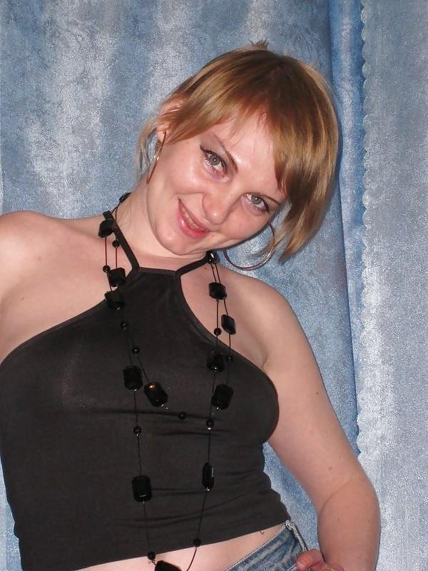 25P Slutty Swinger Wife At Pay