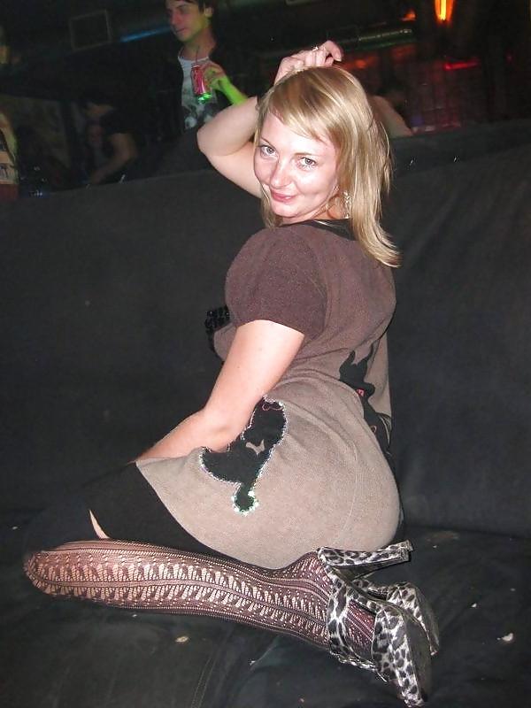 25P Slutty Swinger Wife At Pay