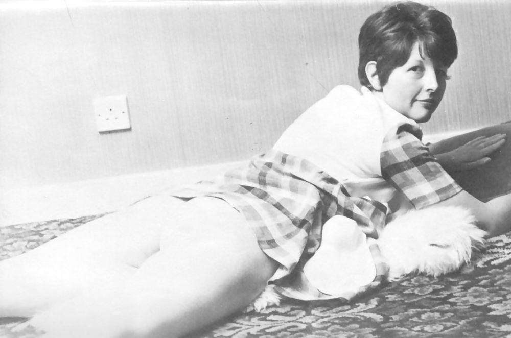 25P Theres something about an erotic picture