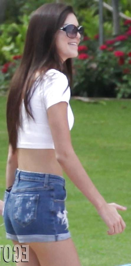 25P Kendall Jenner (Kardashian girl) mega collection