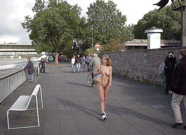 22P Naked on the street