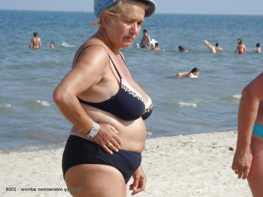 25P Grannies on beach 3