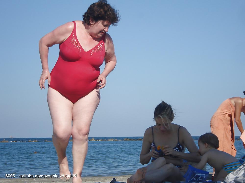 25P Grannies on beach 3