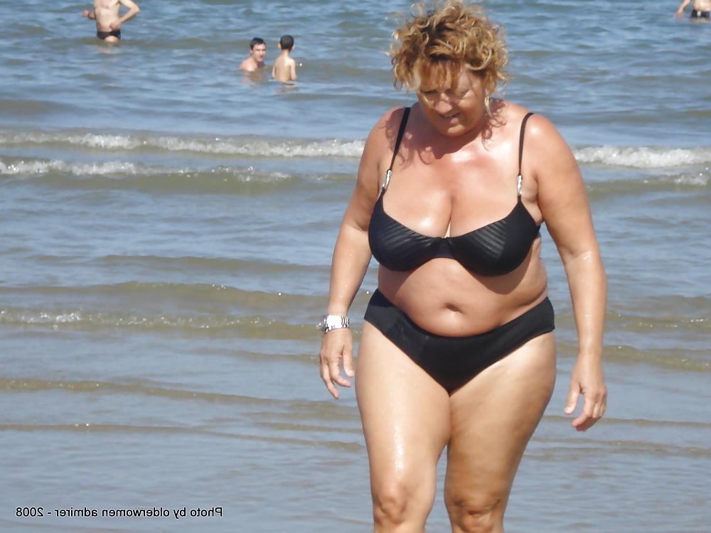 25P Grannies on beach 3