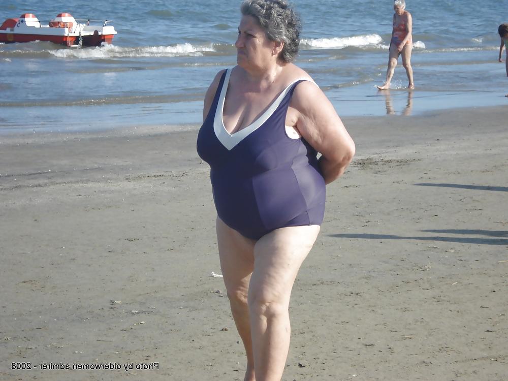 25P Grannies on beach 3